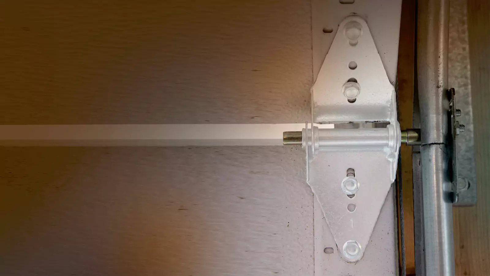 Garage door hinges repairs