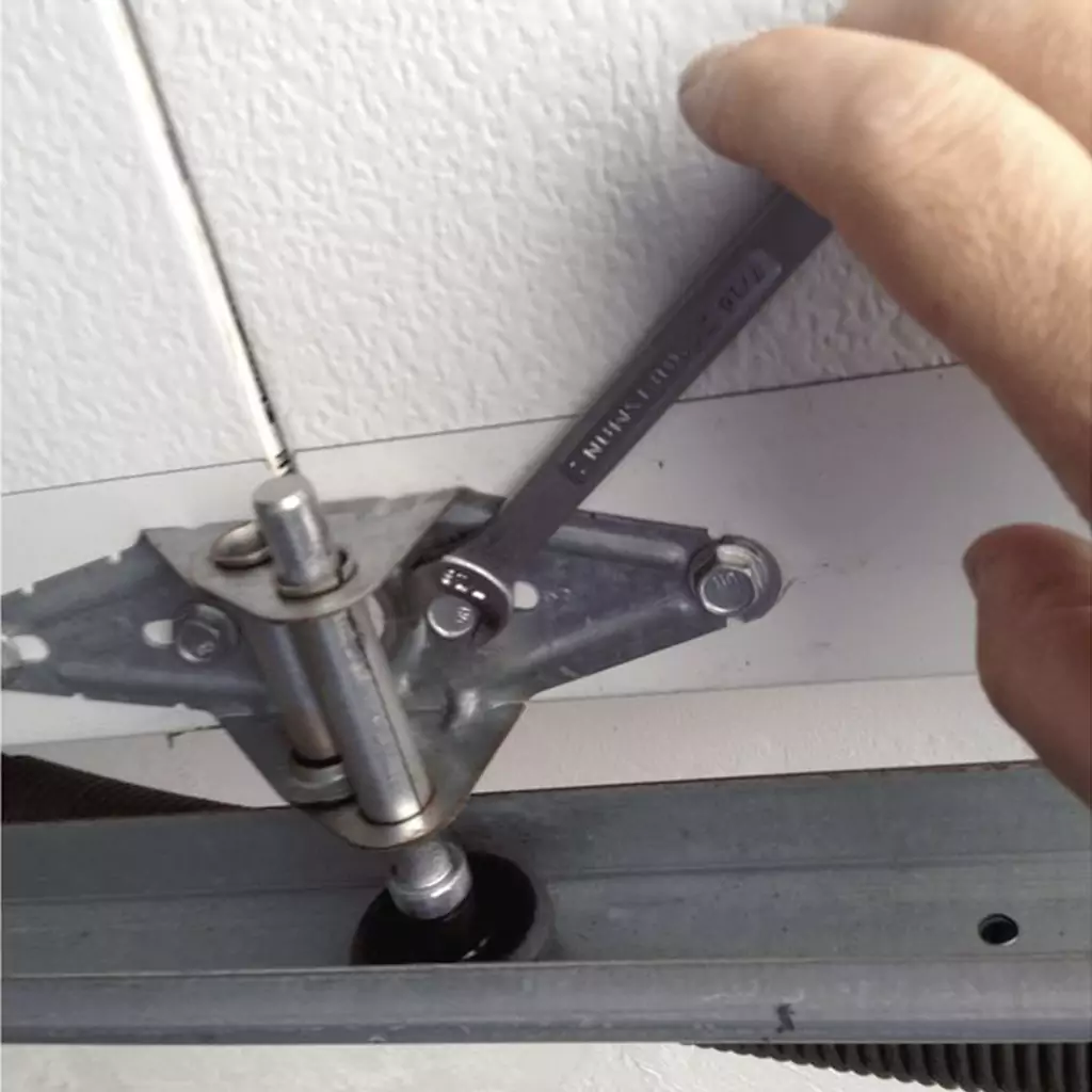 Garage door roller repair