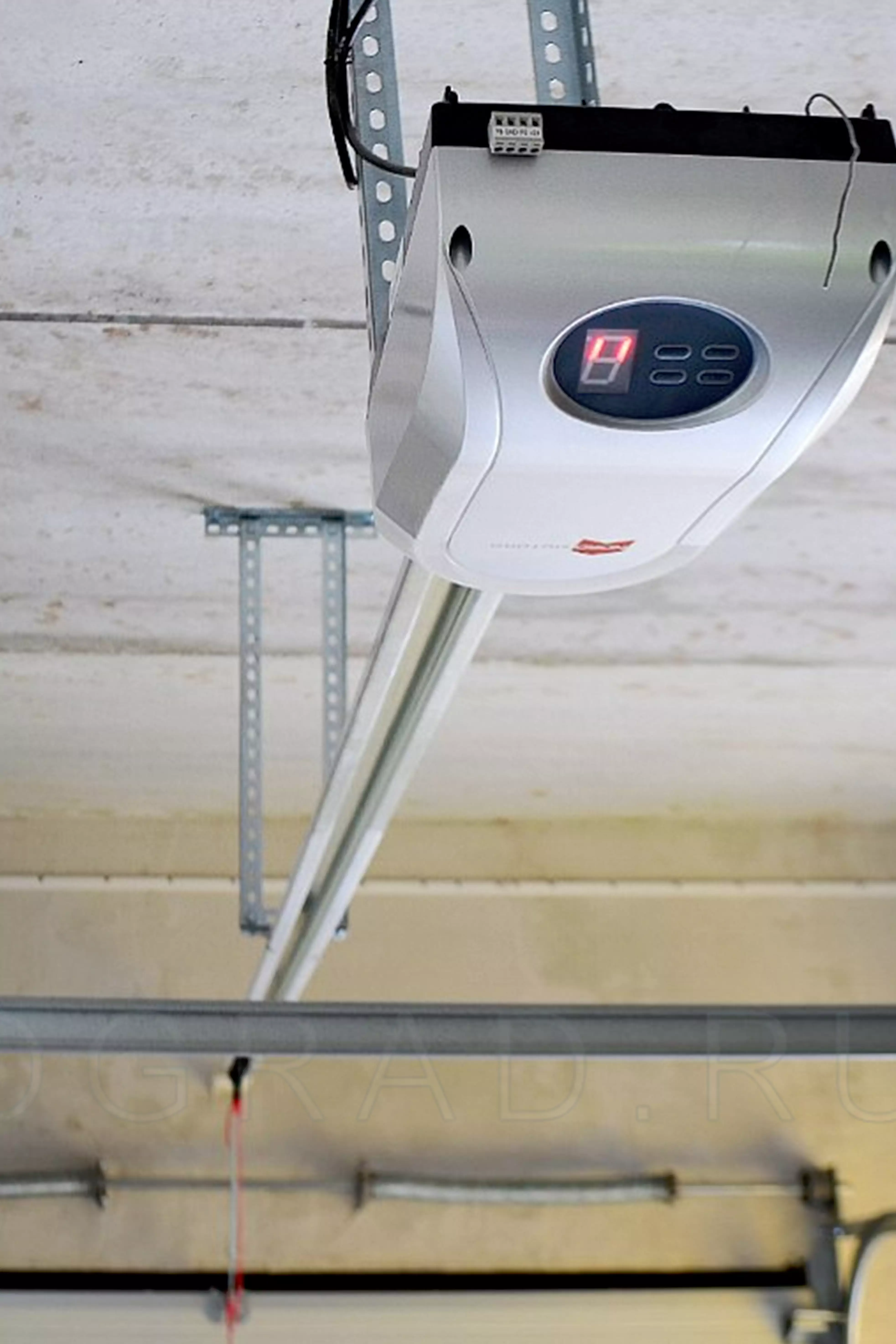 Garage door repair service