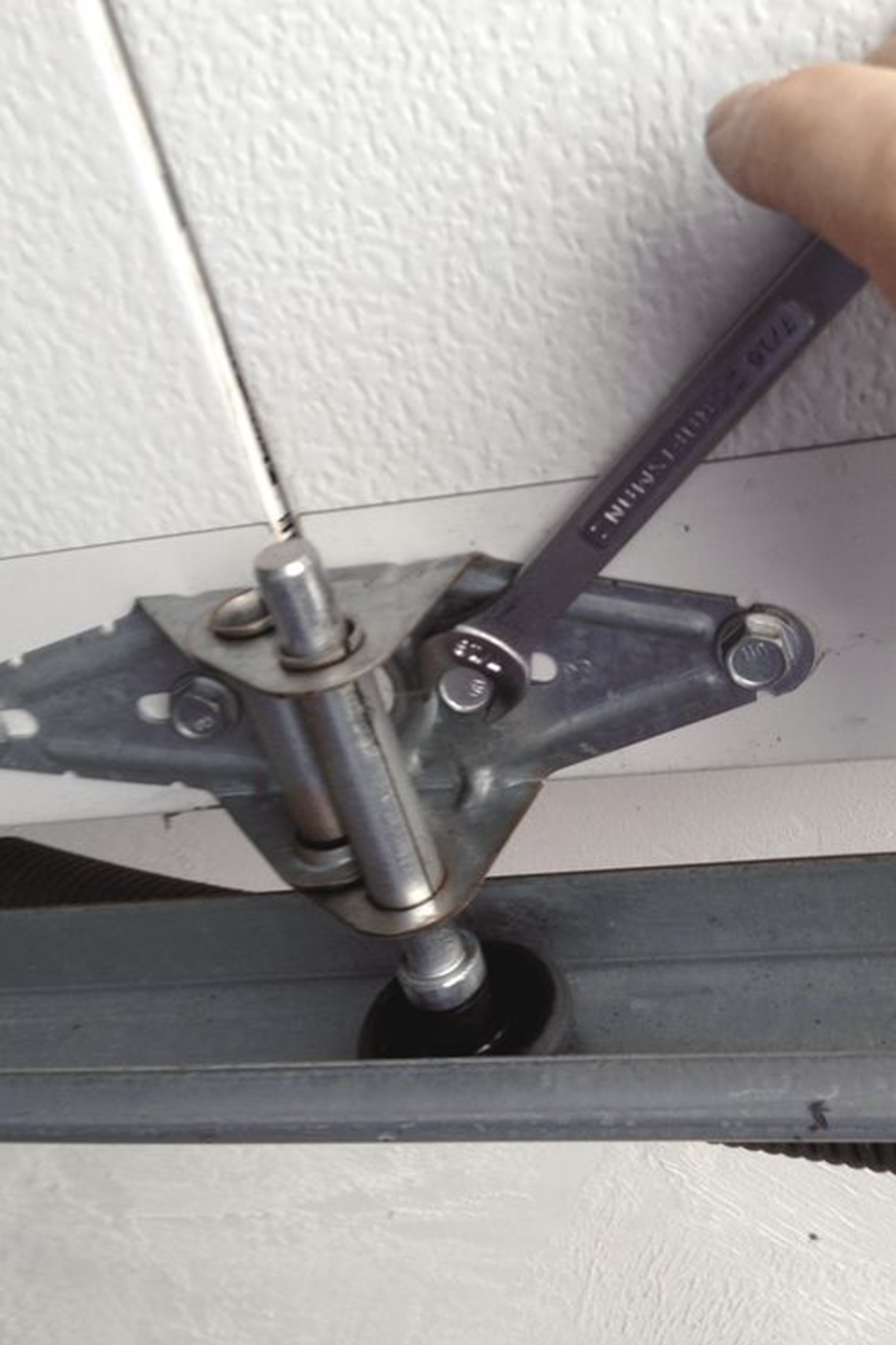 Garage door roller repairs service